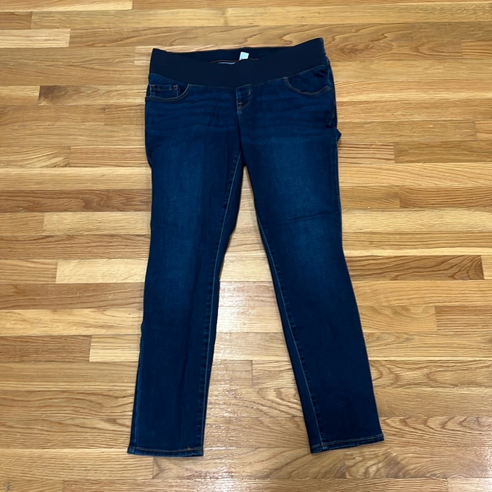 Old Navy maternity skinny jeans